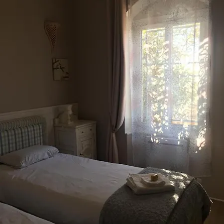 Appartement Central Des Terres Chaudes Proche Bord De Mer Menton Exterior photo