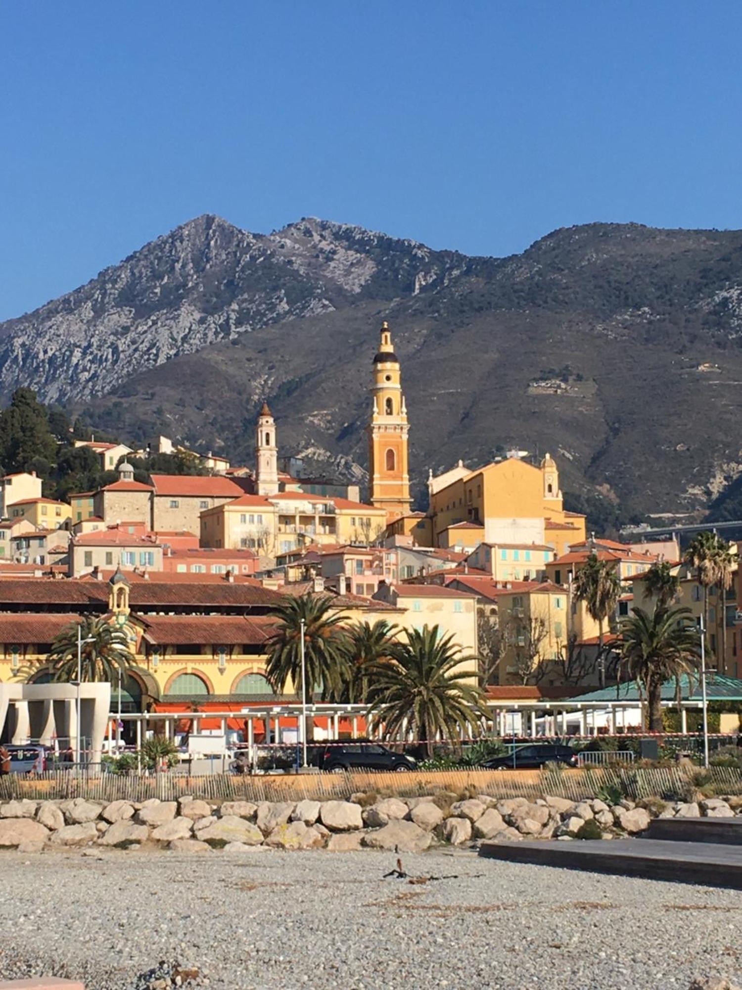 Des Terres Chaudes Proche Bord De * Menton